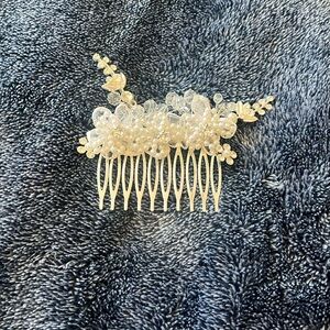 Clair's hair accessory